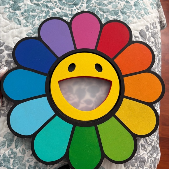 Multicolor Smiling Flower Wall Decor - Picture 6 of 10